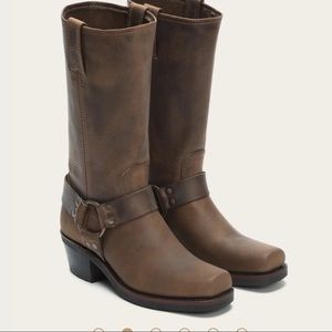 Vintage brown Frye boots